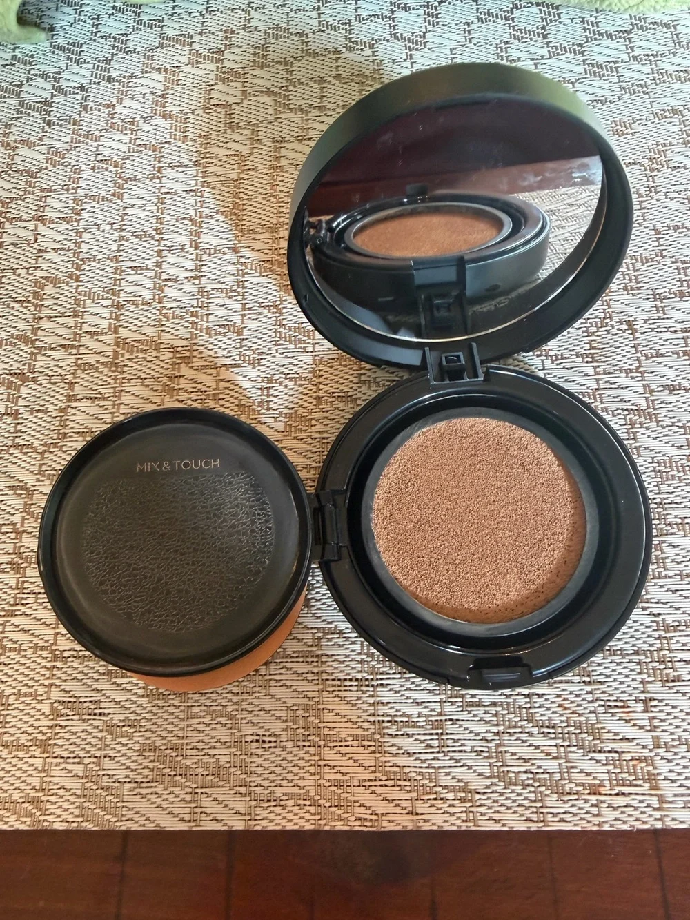 JUNG SAEM MOOL Essential Skin Nuder Cushion in Peach Light 99% full